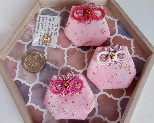 オーダー商品　7点　ハンドメイド★小さいサイズのお守り袋　　ぼかし柄ちりめん オーダー商品 7点 ハンドメイド☆小さいサイズのお守り袋 ぼかし