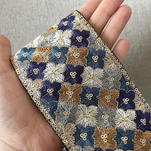 【帆布】刺繍リボンのスマホポシェット☆モカベージュ 3枚目の画像