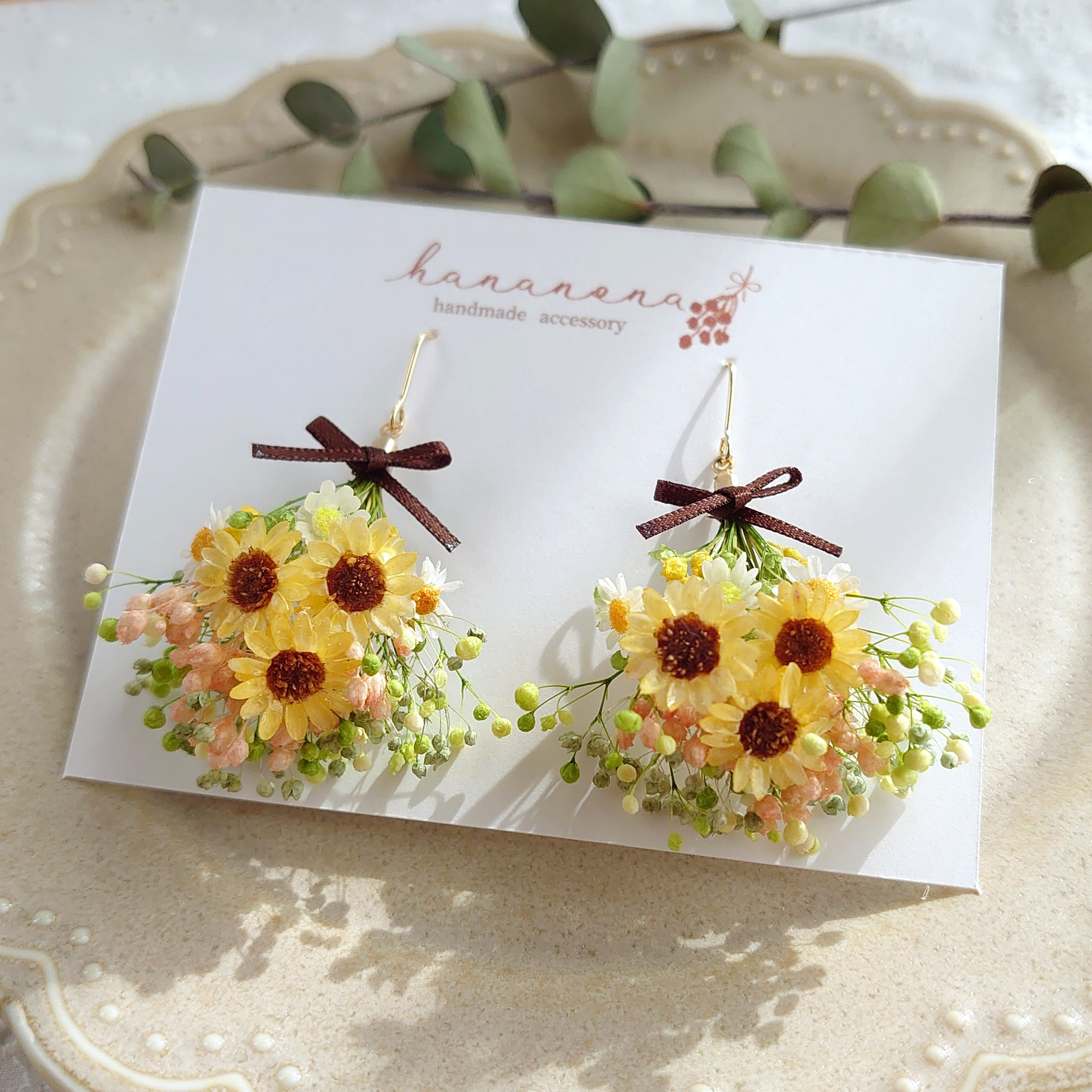 ナチュラル かすみ草 ブーケ イヤリング ピアス かすみ草と紅茶染め布花のブーケイヤリング/ピアス | luumii