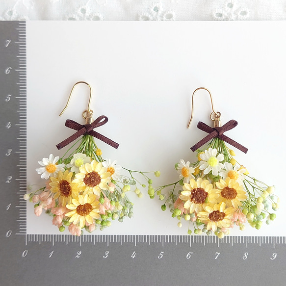 ひまわりとかすみ草のブーケピアス／イヤリングNo.01 6枚目の画像