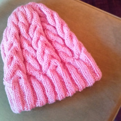 babyピンクのふっくらニット帽 3枚目の画像