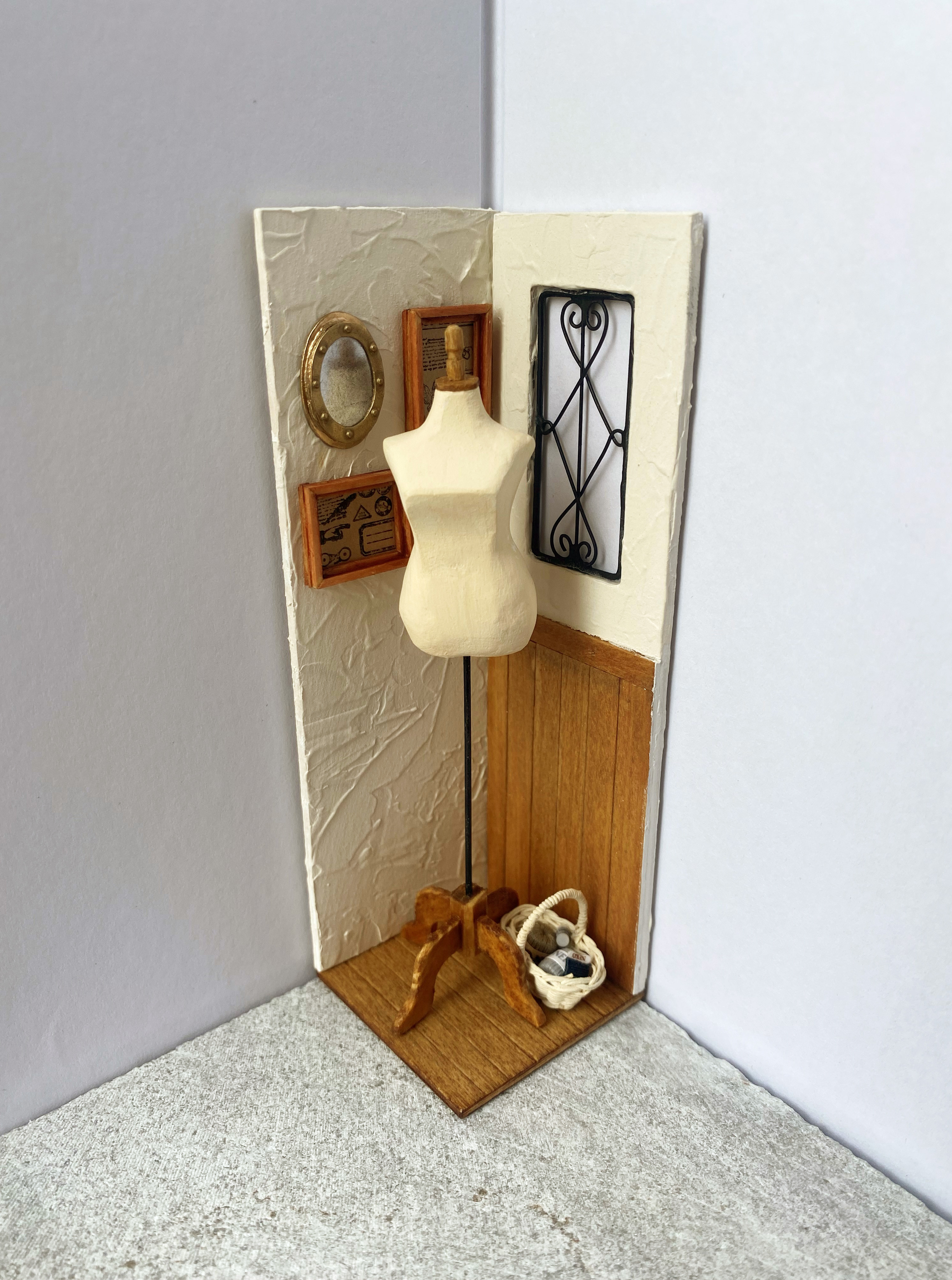 【ミニチュア】ドールハウス　トルソー　裁縫部屋