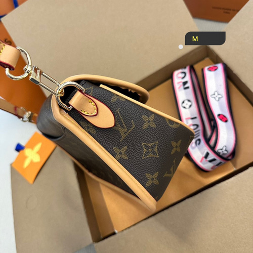 【涼しげなデザイン♪】ヴィトン ショルダーバッグ 新品同様 ルイ ヴィトン LOUIS VUITTON モノグラム ギャラクシー
