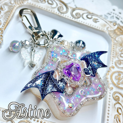 MK様お取り置きです。 レジン キーホルダー マーカー マグネット くまさんの桜🌸ゼリーシェイカーキーホルダーができました