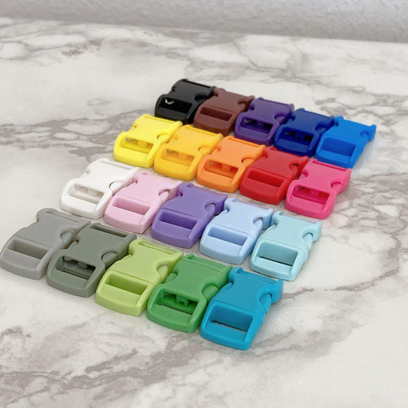 新商品　プラスチック　ミニバックル　20色20個セット　首輪　パラコード 2枚目の画像