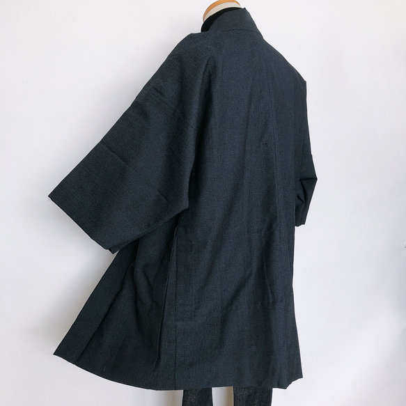 着物リメイク 男性羽織  ハーフ 紺 単衣 和装 作務衣羽織 カーディガン メンズ 無地 フリーサイズ  （5216） 5枚目の画像