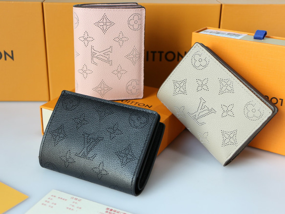 VUITTON   財布　美品