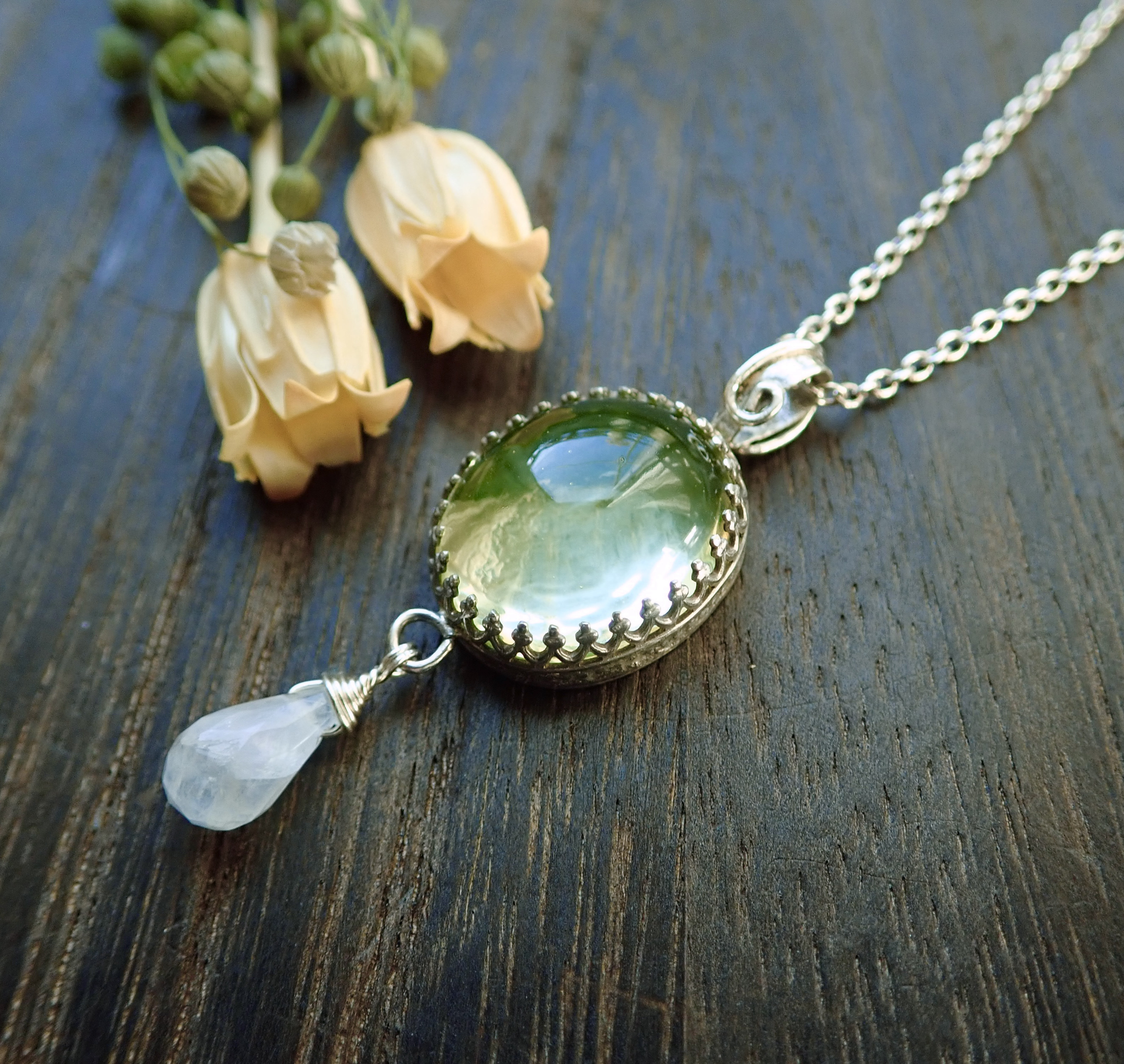 ウランガラスの泉