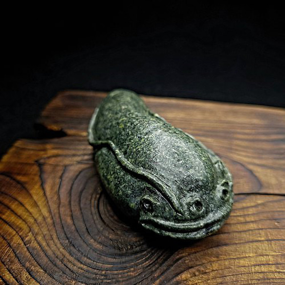 【茶寵 客製石彫】鯰魚｜年年有餘 綠泥石雕塑茶寵 第1張的照片