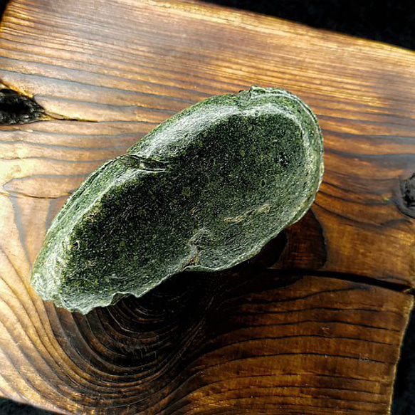 【茶寵 客製石彫】鯰魚｜年年有餘 綠泥石雕塑茶寵 第7張的照片
