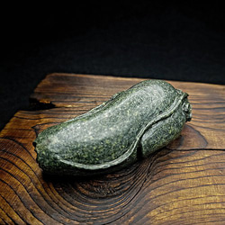 【茶寵 客製石彫】鯰魚｜年年有餘 綠泥石雕塑茶寵 第3張的照片