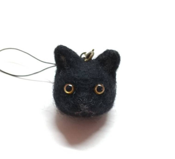 まんまる黒猫のお顔ストラップ 猫 ハロウィン 羊毛フェルト 1枚目の画像