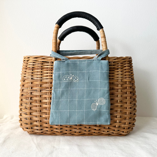 商品入れ替えの為セールしています。 ミナペルホネンを使用して マチ