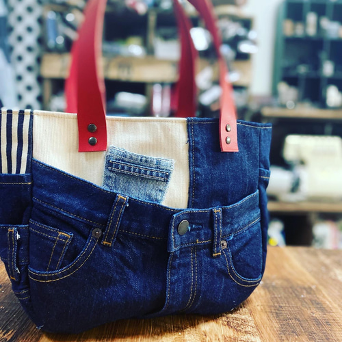 リクエスト作品デニムと革のトートバッグ：デニムリメイク×本革持ち手