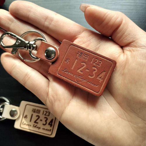 チャームキーホルダー　オーダーページ ハンドメイドレザー製キーホルダーチャーム COTORI②オカメインコWHITE