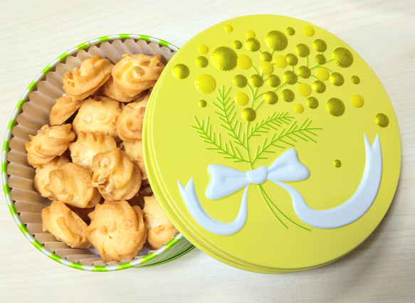 ☆カルピスバターのクッキー　アーモンド（お菓子のミカタ・ミモザ缶） 1枚目の画像