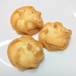 ☆カルピスバターのクッキー　アーモンド（お菓子のミカタ・ミモザ缶） 4枚目の画像