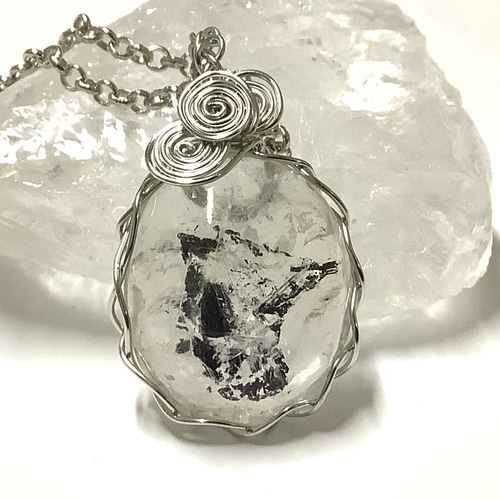 奇跡の石！太古の聖水】ウォーターインクォーツ(水入り水晶) 原石