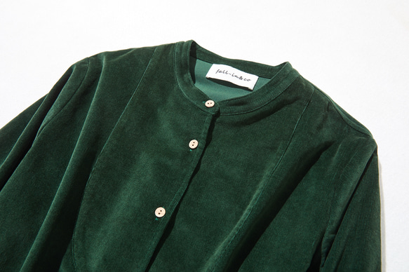 寬鬆迷人的燈芯絨襯衫，深綠色 230208-5 第2張的照片