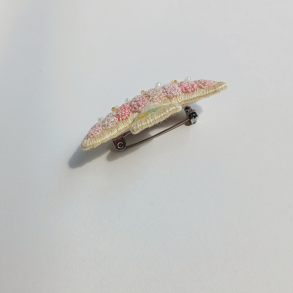 春色の鳥ブローチ 5枚目の画像