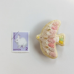 春色の鳥ブローチ 9枚目の画像