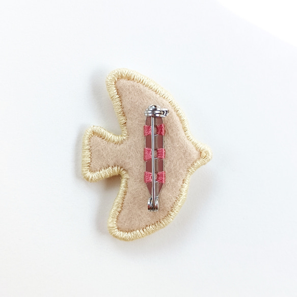 春色の鳥ブローチ 8枚目の画像