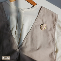 春色の鳥ブローチ 7枚目の画像