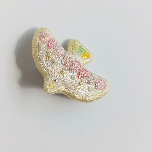 春色の鳥ブローチ 3枚目の画像