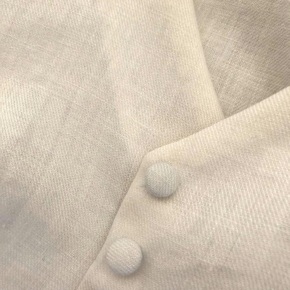 柔らか綾織フレンチリネン100%使用/ゆったりくるみボタンブラウス…(オフホワイト) 10枚目の画像