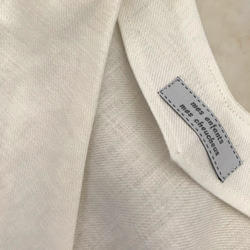 柔らか綾織フレンチリネン100%使用/ゆったりくるみボタンブラウス…(オフホワイト) 9枚目の画像