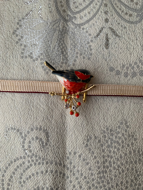 小鳥と 赤い実の帯留め 5枚目の画像