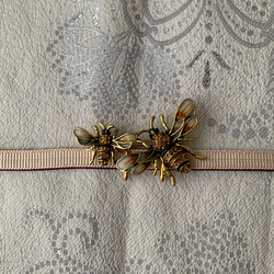 蜜蜂 ミツバチ みつばち 帯留め 1枚目の画像