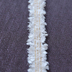 X201 金糸付き白色編みレース 手芸用品 2枚目の画像