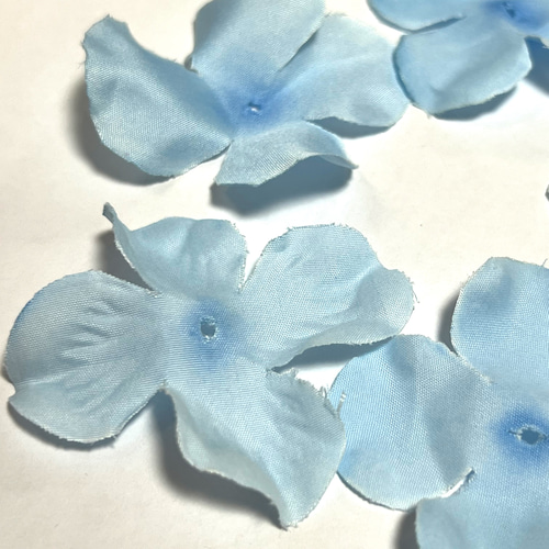 ハンドメイドパーツ あじさい 花びら 30枚 ライトブルー 水色 花材