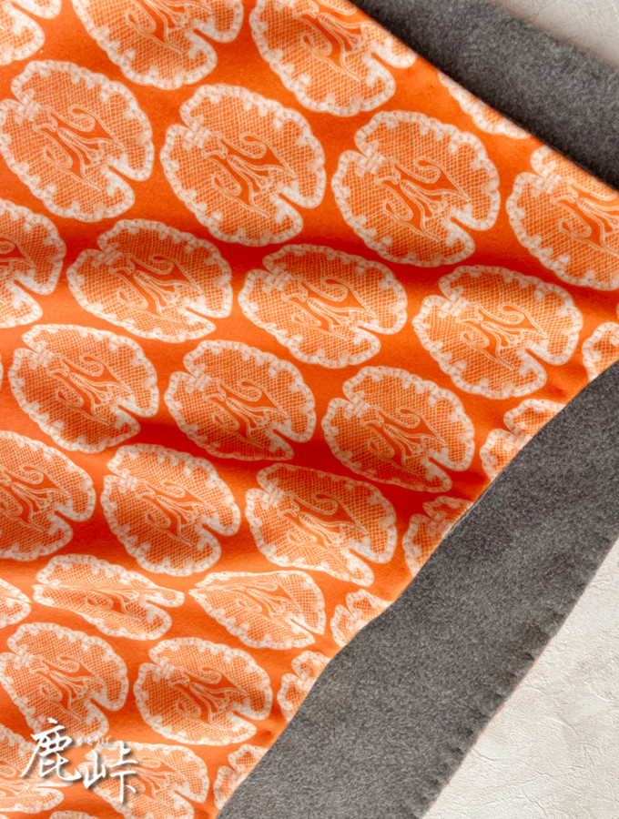 レース模様の様な『脳柄』フリース膝掛けブランケット　70×100cm (オレンジ＆グレー) 4,536円