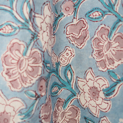 春待ちブラウス　ハンドブロックプリント　インド綿　 お袖の形が選べる　　ライトブルーホワイトグレーフラワー 7枚目の画像