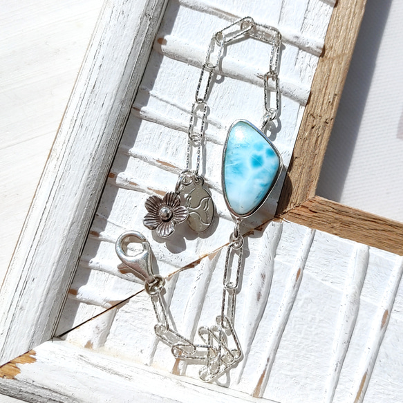 ❁Blue larimar＆flower bracelet silver925❁ハイクオリティラリマー 2枚目の画像