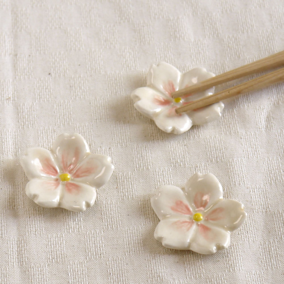 桜はしおき*3個セット（陶器の箸置き）　 3枚目の画像