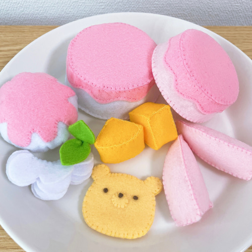 フェルトクッキー フェルトおままごと 受注制作】〈再販〉選べるフェルトのクッキー23種類 おままごと