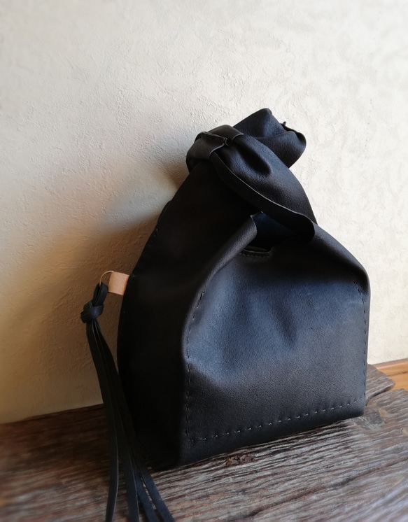 my Bag -mini-　黒色✗生成り色　ピッグスキンレザー 14枚目の画像