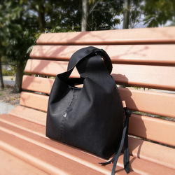 my Bag -mini-　黒色✗生成り色　ピッグスキンレザー 1枚目の画像