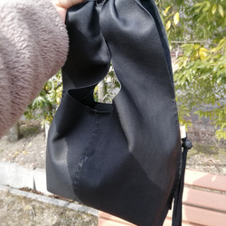my Bag -mini-　黒色✗生成り色　ピッグスキンレザー 8枚目の画像