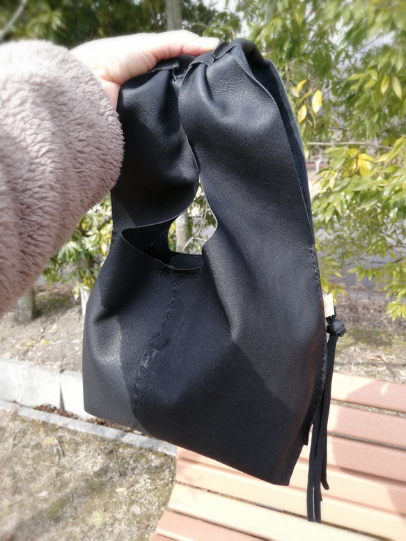 my Bag -mini-　黒色✗生成り色　ピッグスキンレザー 8枚目の画像