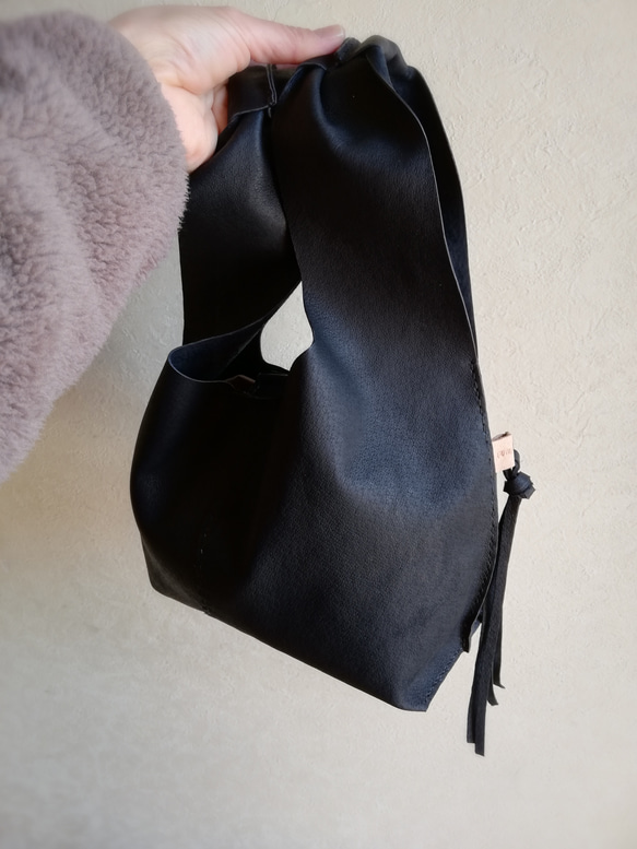 my Bag -mini-　黒色✗生成り色　ピッグスキンレザー 18枚目の画像