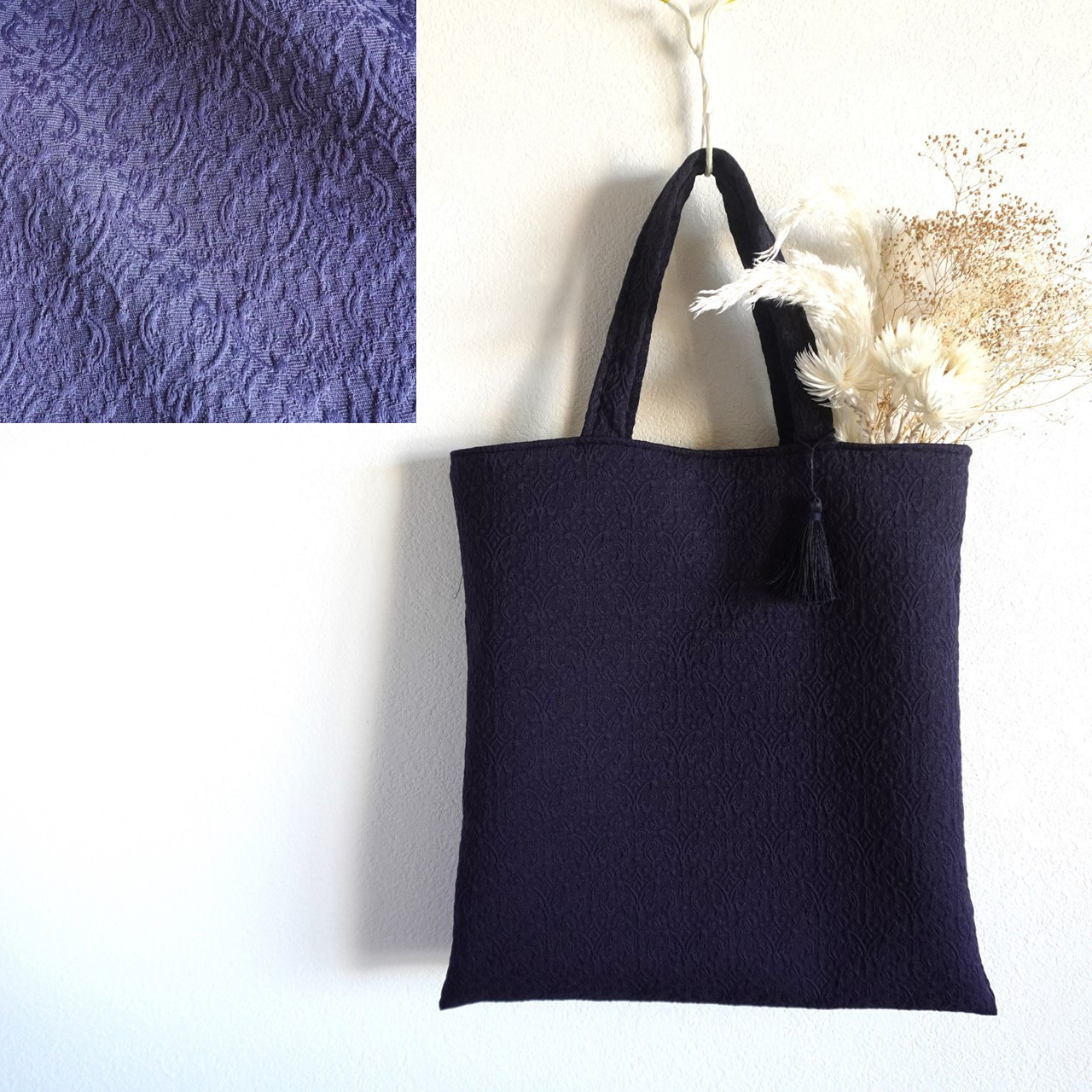 A4がゆったり入る！ネイビーベースに王朝柄の織　シンプルでシックなトートバッグ-　LL2302NV13OT 4,200円