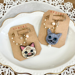 猫さん刺繍とループパールのピンブローチ✩.*˚ 1枚目の画像