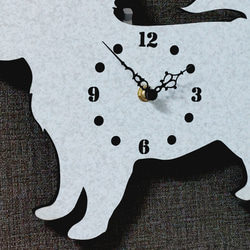 チワワ 置時計スタンド付き壁掛け時計 白模様 静音時計 4枚目の画像