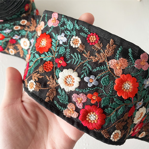 145 ] インド刺繍 リボン 黒 ブラック 花柄 幅:8.5cm リボン・テープ 