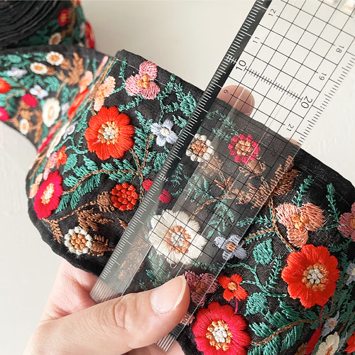 145 ] インド刺繍 リボン 黒 ブラック 花柄 幅:8.5cm リボン・テープ 