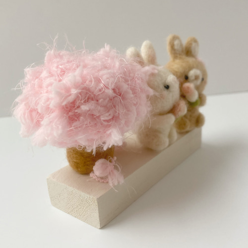 桜満開♪お花見こうさぎちゃん 羊毛フェルト 桜 毛糸 コンパクト